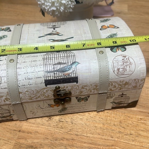 Vintage Style Paper Mache Storage Chest Metal Clasp 2011 Kathryn White Design - Picture 7 of 8